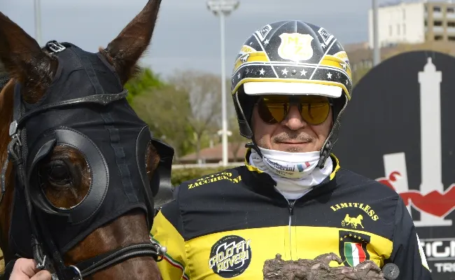 Ippica, all’Ippodromo di Bologna, giovedì 29 maggio ospiti i gentlemen statunitensi per la sfida Italia – USA. In chiusura la TQQ