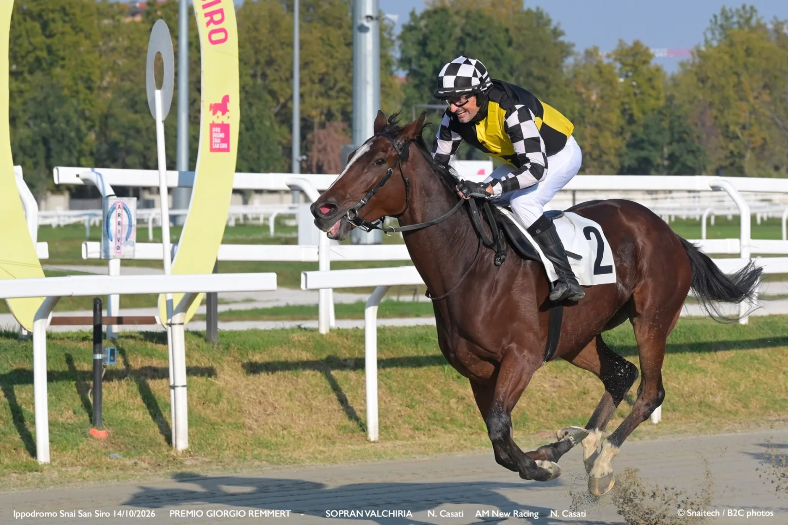 Ippica, all'ippodromo Snai San Siro il mercoledì di galoppo regala il successo a Flower of Cotai e Cento K