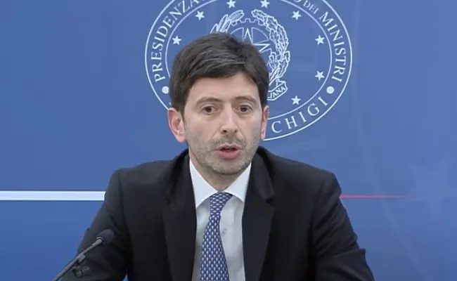 Super Green pass, Speranza (min. Salute): "Certificazione rafforzata anche in zona bianca dal 6 dicembre al 15 gennaio, la validità scende a 9 mesi"