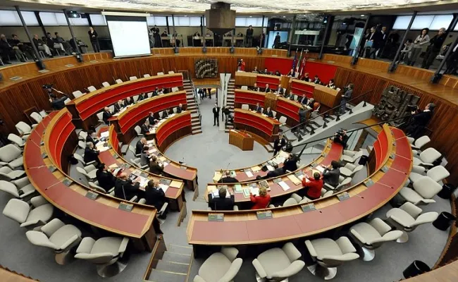 Giochi a Trento: via libera del Consiglio provinciale all'Assestamento di bilancio, nessun rinvio per l'entrata in vigore del distanziometro