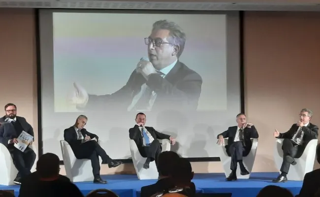 Giochi, Carloni (pres. Comm. Agricoltura Camera): "Dipendenza non si risolve con distanziometri, serve normativa unica per tutelare settore"