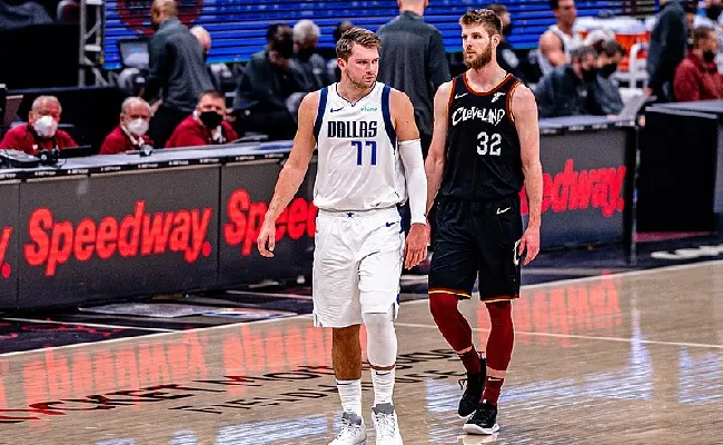 NBA: Boston Celtics e Milwaukee Bucks guidano la corsa al titolo. Doncic cerca un posto nella storia: lo sloveno MVP a 3,00 su Sisal.it