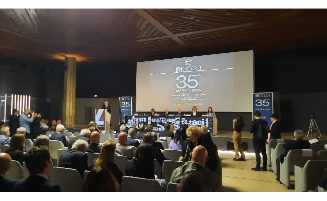 Eurispes, Rapporto Italia 2023: gioca un italiano su 5, il 4,2% sceglie solo l'online