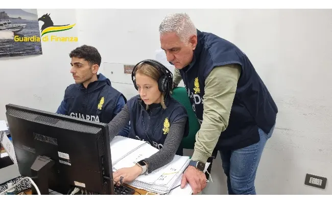 Gioco illegale in Campania, sequestrati beni e denaro per oltre tre milioni di euro: una rete di "master" per la gestione dei punti scommessa