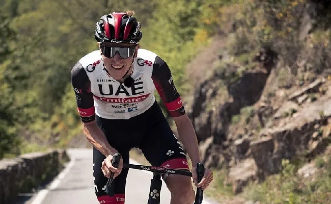 Giro d'Italia, Pogacar domina anche in quota: lo sloveno primo a Roma a 1,12 su Snai; Thomas e Martinez a 15