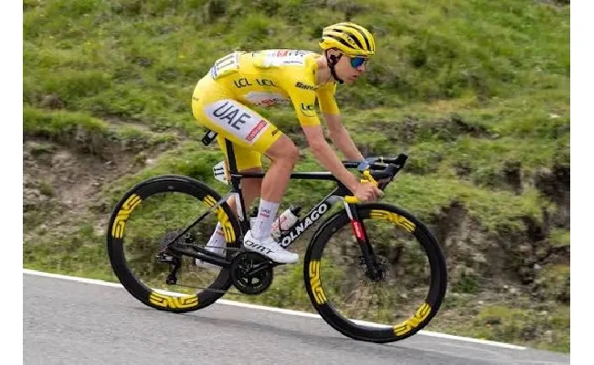 Tour de France, il ritiro di Vingegaard spalanca le porte a Pogacar: le mani in quota sul quinto trionfo