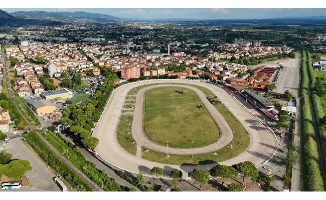 Ippica, Ippodromo Snai Sesana: giovedì sera di trotto che fa da vigilia al Gran Premio Città di Montecatini di Ferragosto