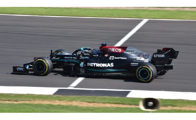 F1: Hamilton Verstappen duello sul filo ma in quota su Snai comanda il britannico 