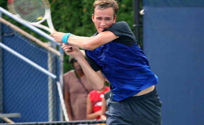Tennis – Medvedev punta a prendersi gli Australian Open Berrettini e Sinner fanno sognare: la vittoria azzurra a 12 su Sisal.it
