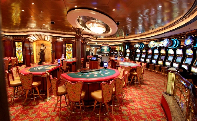 Macao Covid casinò bar ristoranti