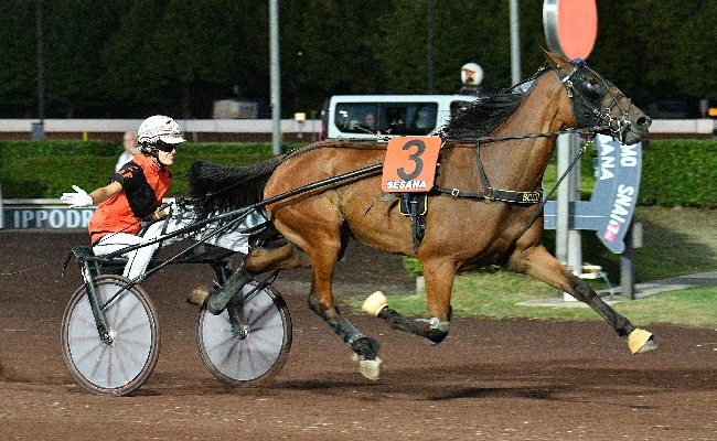 SABATO ALL’IPPODROMO SNAI SESANA SERATA DI CORSE DEDICATA ALL’AVIS