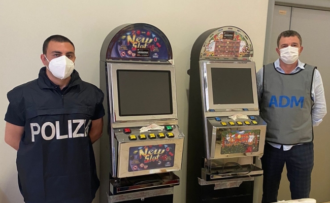 Slot controlli Adm Venezia apparecchi manomessi