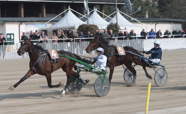 ALL’IPPODROMO SNAI LA MAURA IL VENERDÌ DI CORSE CONFERMA ETON DI POGGIO SENZA RIVALI NEL PREMIO KOREAN