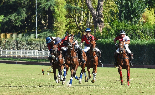 Italia Polo Challenge a Piazza di Siena si riaccende la passione. Domani la sfilata per le vie del centro di Roma