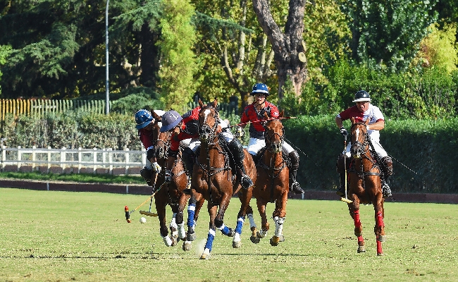 Italia Polo Challenge al Galoppatoio di Villa Borghese inizia lo spettacolo. In campo anche tre azzurri campioni d'Europa sabato la finale