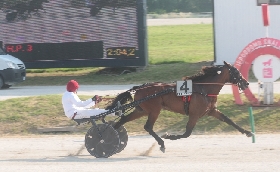 ALL’IPPODROMO SNAI LA MAURA DI MILANO I TRE ANNI TERRIBILI DI BARELLI DANNO SPETTACOLO NELLA GIORNATA DEDICATA AGLI ALFIERI DEI ROCCA