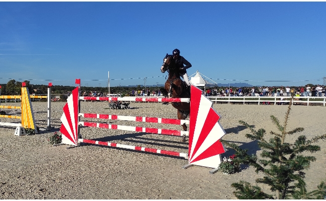 Salto ostacoli: 320 binomi per i due fine settimana di livello internazionale a Tanca Regia col Sardegna Jumping Tour 2023 e Cavalli di Sardegna la Vetrina d'Elite dell'allevamento isolano 