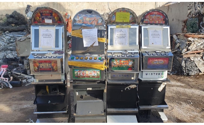 Adm Roma distrutte nove slot machine irregolari 