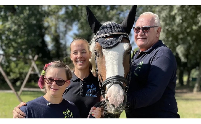Equitazione acrobatica: i cavalieri italiani con disabilità in gara nel volteggio equestre