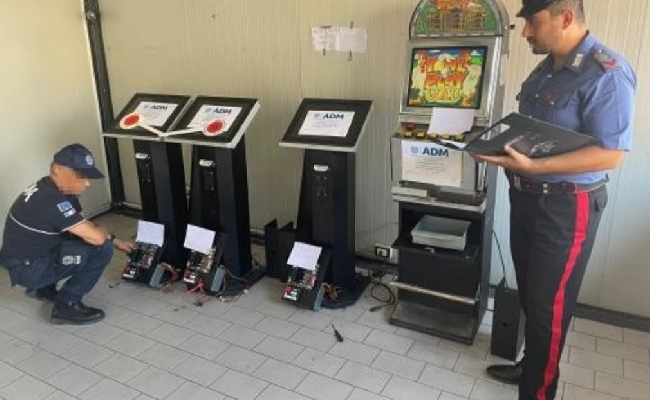 Gioco illegale controlli Copregi in Sicilia: scoperti sette esercizi non autorizzati sequestrati una slot sette computer e quattro totem