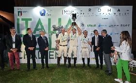 Italia Polo Challenge a Piazza di Siena è un trionfo. Galoppatoio sold out i ministri premiano Harpa HPE: “Grande occasione per promuovere la disciplina”