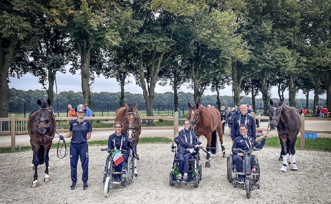 Equitazione Paralimpiadi Parigi 2024: i cavalli dell'Italia team superano la visita preliminare