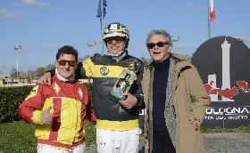 Ippica all’ippodromo Arcoveggio il transalpino Dandy de Godrel si aggiudica la prima TQQ della nuova stagione