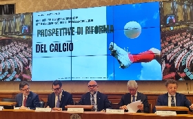 Riforma del calcio Abodi (min. Sport): “Stop al divieto di pubblicità per distinguere gioco legale e illegale”