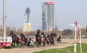 Ippica all'Ippodromo Snai San Siro venerdì di trotto con sette prove tra cui il trotto montato e la prova gentlemen dedicata a William Casoli. Al via dalle ore 14.50