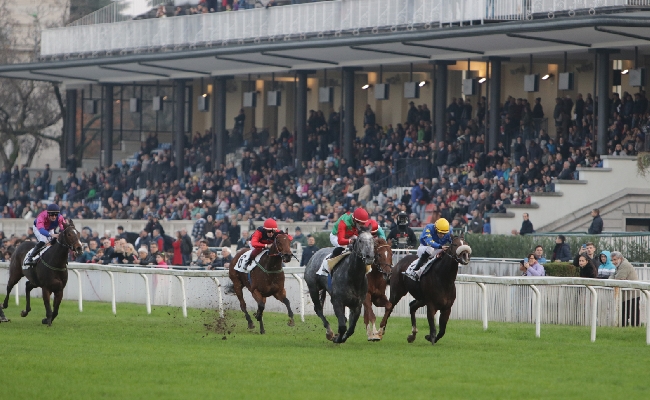 Ippica mercoledì ancora in pista per la 9^ giornata di galoppo all'Ippodromo Snai San Siro. Al via dalle ore 15 con sei corse tra cui la condizionata per il Premio Monza e gli handicap