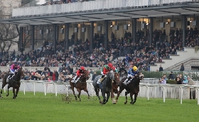 Ippica mercoledì ancora in pista per la 9^ giornata di galoppo all'Ippodromo Snai San Siro. Al via dalle ore 15 con sei corse tra cui la condizionata per il Premio Monza e gli handicap