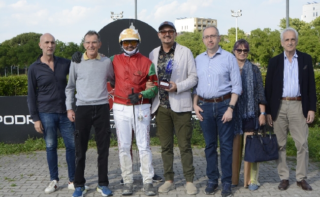 Ippica: all’ippodromo di Bologna giovedì 15 maggio Cocco Bfc premia il campione Bepi Bi