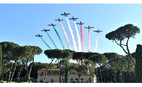 Frecce Tricolori: lo spettacolo che accende d'emozione Piazza di Siena