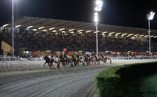 Ippica Ippodromo Cesena Trotto: torna lo spettacolo del Savio con 29 serate di corse eventi ed emozioni by night