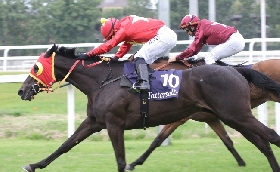 Ippica domenica di galoppo top all'Ippodromo Snai San Siro con le Oaks d'Italia Tatterfalls il Gp di Milano e il premio Carlo Vittadini. A bordo pista animazione spettacoli e musica da non perdere