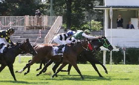 Ippica all'Ippodromo Snai San Siro la domenica di riapertura delle corse di galoppo regala a Lethal Nigio il premio Cancelli