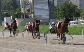 Ippica all'Ippodromo Snai San Siro al via anche le corse di trotto per la seconda parte della stagione 2025. Venerdì in pista dalle ore 16.20 con sette corse