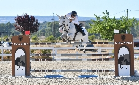 Equitazione Salto ostacoli: 250 iscritti a Tanca Regia per le semifinali della 3^ Tappa Asvi per cavalli di 4 5 6 e 7 anni e oltre