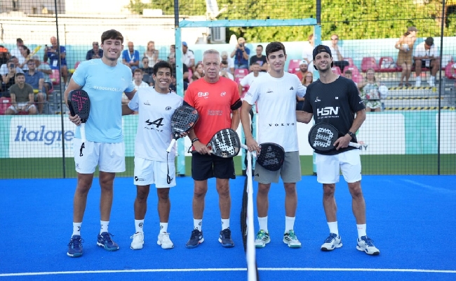 Sanremo Padel Tour: Chingotto e Momo Gonzalez incantano piazza Colombo. Domenica in campo le star del pallone: sfida speciale per Albertini Amoruso Di Canio e Marcolin