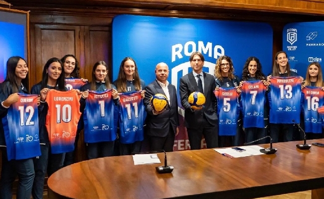 Ferraro Volley Roma presentata la squadra Femminile. L'Ass. Onorato: Sinergia tra il pubblico e investimenti privati importante per la crescita della città”