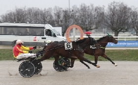 Ippica sprazzi di classe di Ischia Joy nel venerdì di trotto all’Ippodromo Snai San Siro in ricordo di Vittorio Sciarrillo. Nel trotto montato si conferma nella specialità Euphoria Roc