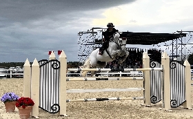 Salto Ostacoli: al Sardegna Jumping Tour di Tanca Regia Elisa Chimirri batte papà Bruno