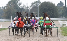 Ippica domenica di trotto all'Ippodromo Snai San Siro di Milano con la 41° giornata stagionale a partire dalle ore 14.20