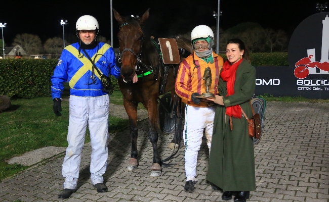 Ippica Ippodromo di Bologna: Il Challenge Roberto Andreghetti ad Alessandro d'Ettoris ed Enrico Bellei