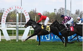 Ippica all'Ippodromo Snai San Siro un altro bel mercoledì di galoppo in cui Anthaia si conferma rodata e vincente