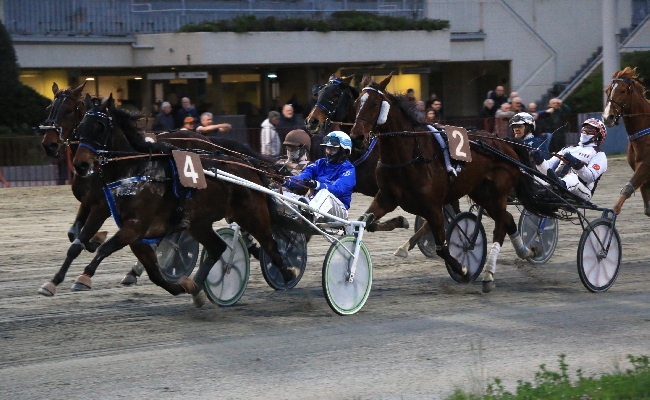 Ippica Ippodromo di Bologna: lunedì 6 aprile Pasquetta all'ippodromo con gentlemen e solidarietà. Inizio ore 13:55