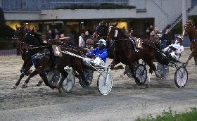 Ippica Ippodromo di Bologna: lunedì 6 aprile Pasquetta all'ippodromo con gentlemen e solidarietà. Inizio ore 13:55