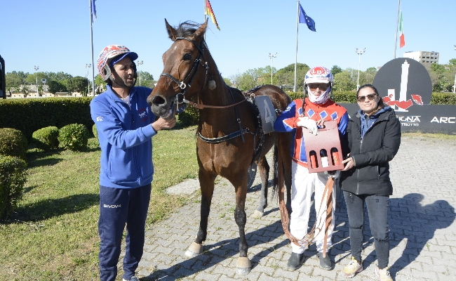 ippIppica Ippodromo Arcoveggio Bologna: resoconto delle corse di giovedì 23 aprile