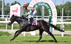 Ippica 1° maggio di galoppo all’Ippodromo Snai San Siro: trionfano Grand Son of Dark e Just Call Me Angel