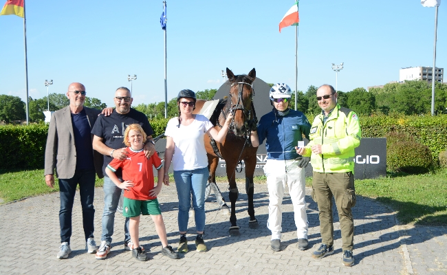 Ippica Ippodromo Arcoveggio Bologna: Gianca Capar vince il Premio Alma e Renzo Maccaferri